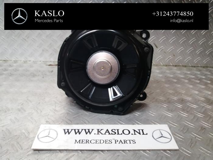 Używane Glosnik Mercedes A (177.0) 1.3 A-200 Turbo 16V Cena na żądanie oferowane przez kaslo auto parts