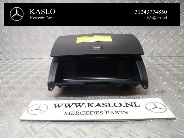 Begagnade Innerdisplay Mercedes C (W204) 1.8 C-180 CGI 16V Pris € 100,00 Marginaltabell erbjuds av kaslo auto parts