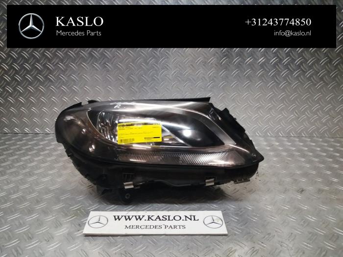 Używane Reflektor prawy Mercedes C Estate (S205) C-220 CDI BlueTEC, C-220 d 2.2 16V Cena na żądanie oferowane przez kaslo auto parts