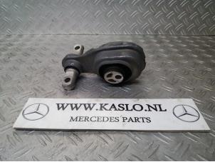 Usagé Support moteur Mercedes A (177.0) 1.3 A-200 Turbo 16V Prix € 30,00 Règlement à la marge proposé par kaslo auto parts