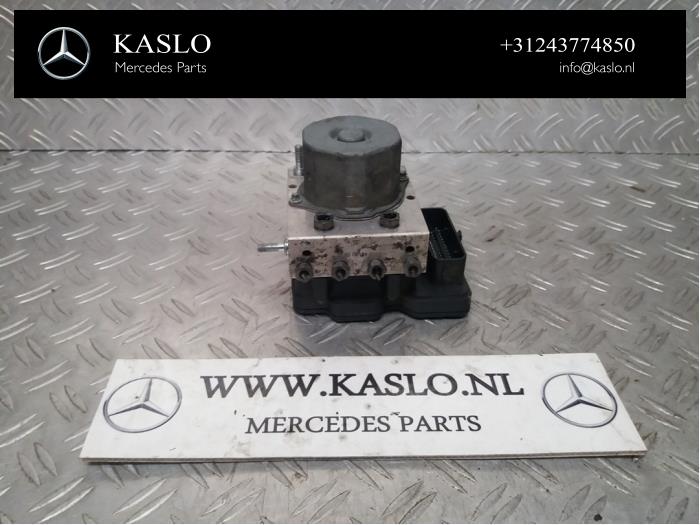 Używane Pompa ABS Mercedes A (W176) 1.8 A-200 CDI 16V Cena € 40,00 Procedura marży oferowane przez kaslo auto parts