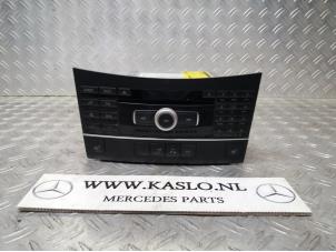 Used Radio control panel Mercedes E (W212) Price € 150,00 Margin scheme offered by kaslo auto parts