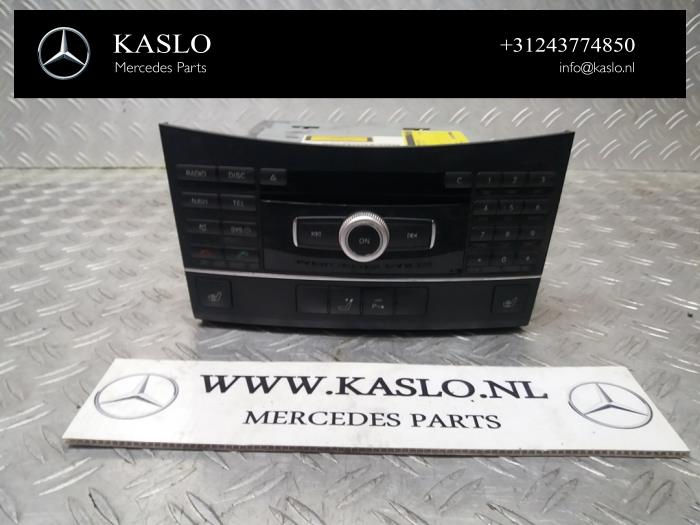 Usagé Panneau de commandes navigation Mercedes E (W212) Prix € 200,00 Règlement à la marge proposé par kaslo auto parts