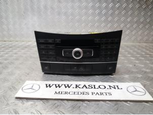 Usagé Panneau de commandes navigation Mercedes E (W212) Prix € 300,00 Règlement à la marge proposé par kaslo auto parts