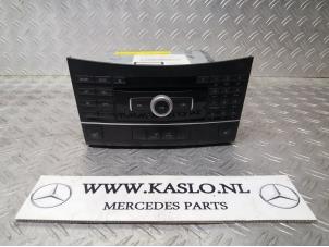 Used Radio control panel Mercedes E (W212) Price € 100,00 Margin scheme offered by kaslo auto parts