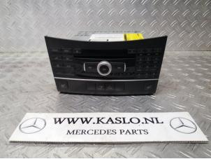 Usados Panel de control de radio Mercedes E (W212) Precio € 100,00 Norma de margen ofrecido por kaslo auto parts