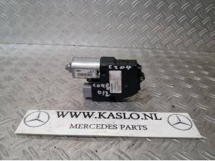 Używane Silnik szyberdachu Mercedes C (C204) 2.2 C-220 CDI 16V BlueEfficiency Cena € 100,00 Procedura marży oferowane przez kaslo auto parts