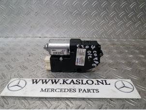 Używane Silnik szyberdachu Mercedes C (C204) 2.2 C-220 CDI 16V BlueEfficiency Cena € 200,00 Procedura marży oferowane przez kaslo auto parts