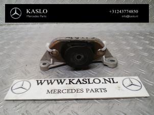 Engine mount from a Mercedes-Benz Citan (415.6) 1.5 109 CDI 2017