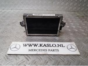 Used Navigation display Mercedes E (C207) E-350 CDI V6 24V Price € 100,00 Margin scheme offered by kaslo auto parts