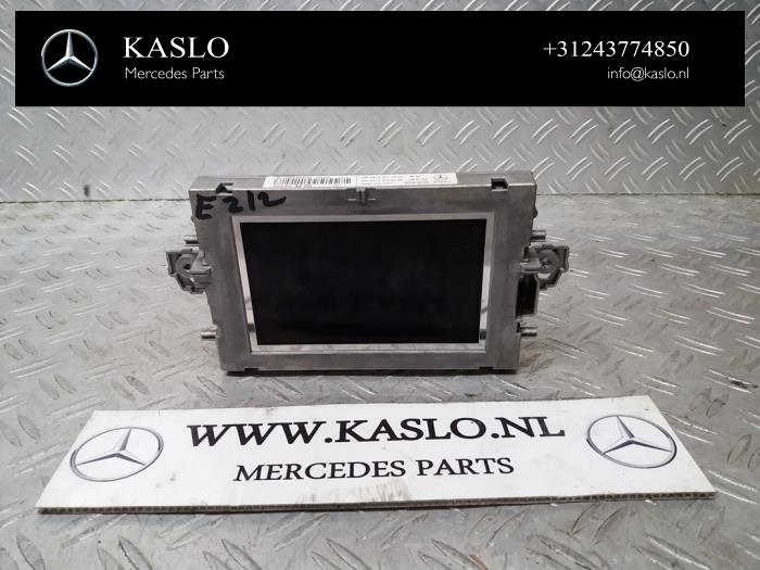 Begagnade Innerdisplay Mercedes E (W212) E-220 CDI 16V BlueEfficiency Pris € 50,00 Marginaltabell erbjuds av kaslo auto parts