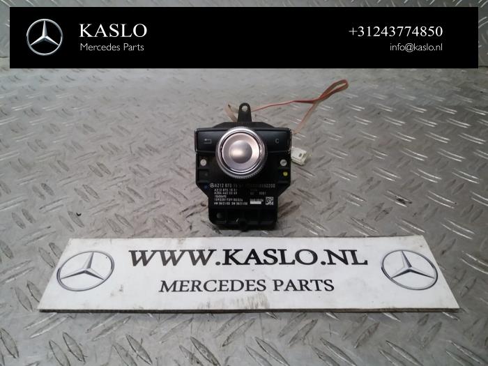 Używane Przycisk I-Drive Mercedes E (W212) E-220 CDI 16V BlueEfficiency Cena € 75,00 Procedura marży oferowane przez kaslo auto parts
