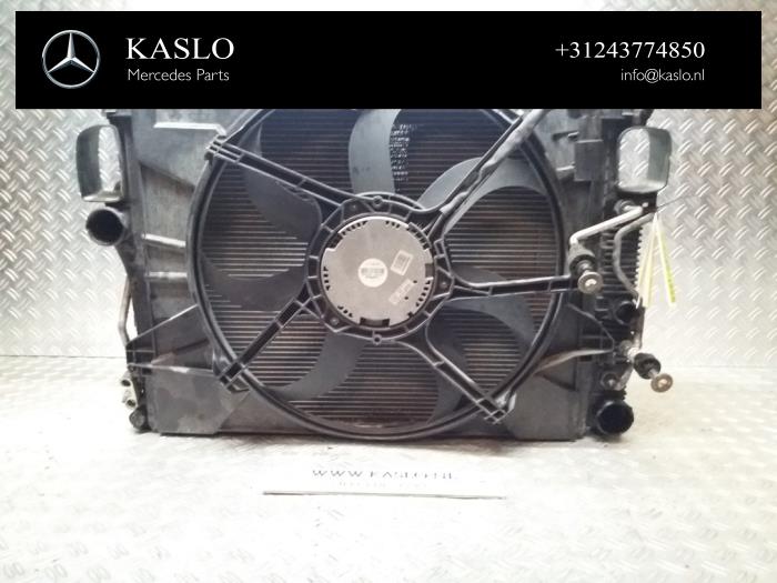 Usagé Radiateur Mercedes S (W221) 3.0 S-320 CDI 24V Prix € 150,00 Règlement à la marge proposé par kaslo auto parts