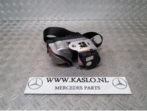 Usados Cinturón de seguridad derecha delante Mercedes S (W221) 3.0 S-320 CDI 24V Precio € 150,00 Norma de margen ofrecido por kaslo auto parts