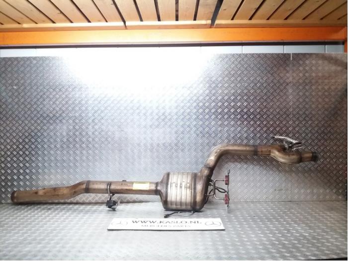 Exhaust middle silencer from a Mercedes-Benz S (W222/V222/X222) 3.0 S-350 BlueTec, S-350 d 24V 2015