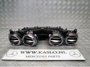 Used Dashboard vent Mercedes S (W222/V222/X222) 3.0 S-350 BlueTec, S-350 d 24V Price € 100,00 Margin scheme offered by kaslo auto parts