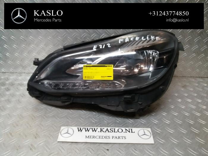 Używane Reflektor lewy Mercedes E (W212) E-220 CDI 16V BlueEfficiency Cena € 750,00 Procedura marży oferowane przez kaslo auto parts