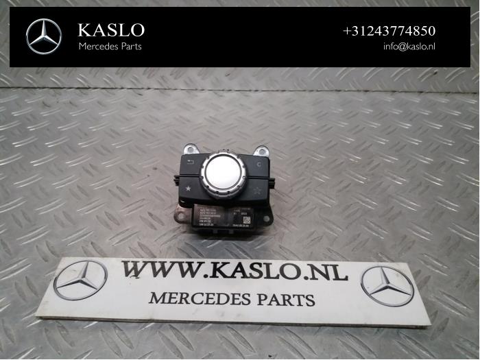 Używane Przycisk I-Drive Mercedes E (W212) E-220 CDI 16V BlueEfficiency Cena € 75,00 Procedura marży oferowane przez kaslo auto parts