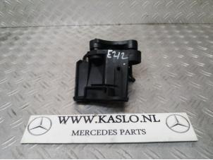Usagé Support (divers) Mercedes E (W212) E-220 CDI 16V BlueEfficiency Prix sur demande proposé par kaslo auto parts