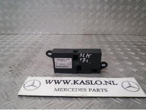 Used Seat heating module Mercedes SLK (R171) 1.8 200 K 16V Price on request offered by kaslo auto parts