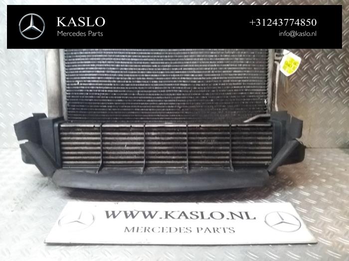 Usados Intercooler Mercedes SLK (R171) 1.8 200 K 16V Precio € 30,00 Norma de margen ofrecido por kaslo auto parts