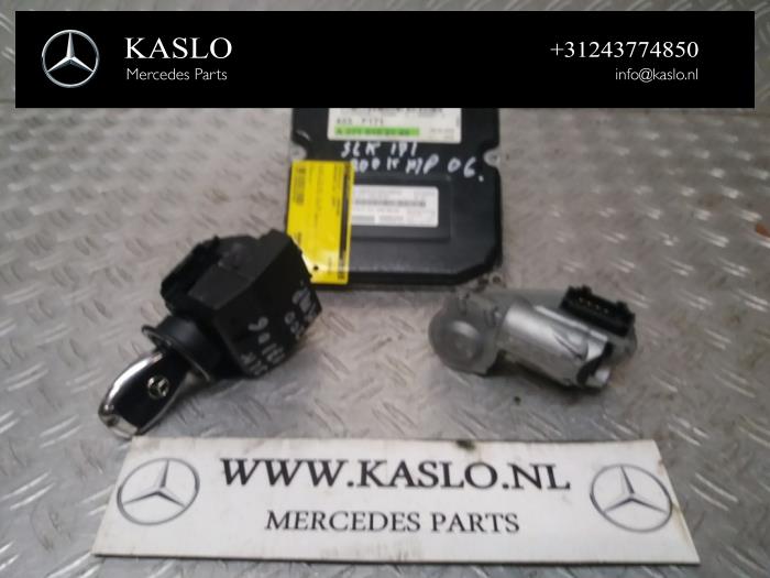 Used Ignition lock + computer Mercedes SLK (R171) 1.8 200 K 16V Price € 250,00 Margin scheme offered by kaslo auto parts