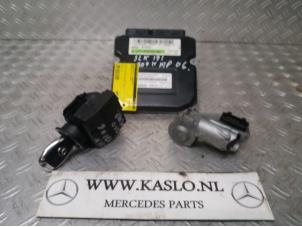 Używane Stacyjka + sterownik Mercedes SLK (R171) 1.8 200 K 16V Cena € 250,00 Procedura marży oferowane przez kaslo auto parts