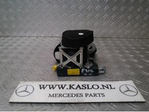 Usagé Ceinture arrière droit Mercedes E (W212) E-220 CDI 16V BlueEfficiency Prix € 50,00 Règlement à la marge proposé par kaslo auto parts