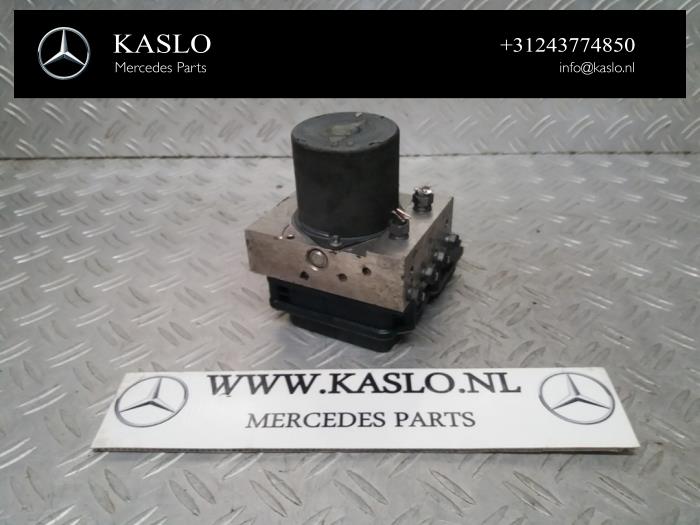 Używane Pompa ABS Mercedes E (W212) E-220 CDI 16V BlueEfficiency Cena € 50,00 Procedura marży oferowane przez kaslo auto parts