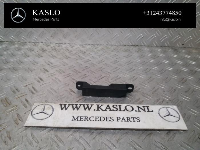 Używane Antena Mercedes C (W205) C-300 2.0 Turbo 16V Cena € 20,00 Procedura marży oferowane przez kaslo auto parts