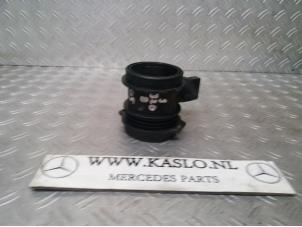 Używane Czujnik masy powietrza Mercedes S (W220) 3.2 S-320 18V Cena na żądanie oferowane przez kaslo auto parts
