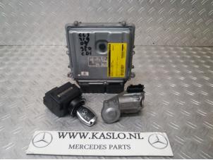 Używane Stacyjka + sterownik Mercedes CLS (C219) 350 CDI 24V Cena € 350,00 Procedura marży oferowane przez kaslo auto parts