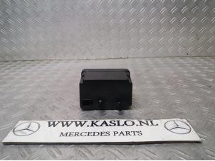Used Electric central locking vacuum pump Mercedes E (R207) E-220 CDI 16V BlueEfficiency Price € 75,00 Margin scheme offered by kaslo auto parts
