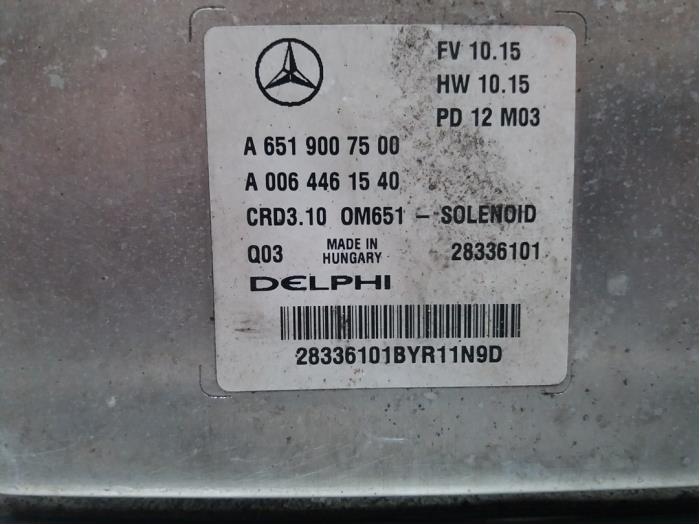 Zündschloss + Steuergerät van een Mercedes-Benz E (R207) E-220 CDI 16V BlueEfficiency 2012