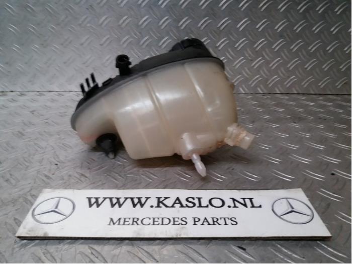 Expansion vessel from a Mercedes-Benz S (W222/V222/X222) 3.0 S-350 BlueTec, S-350 d 24V 2015