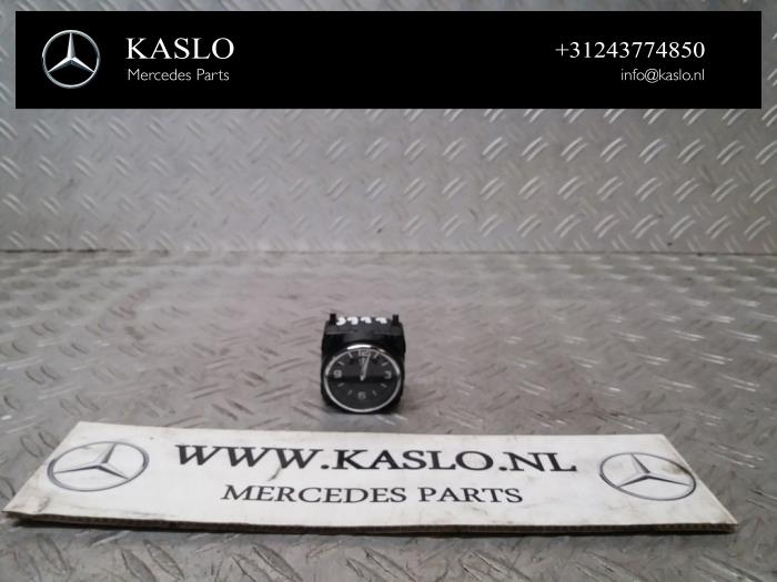 Begagnade Klocka Mercedes S (222.0/222.1) 3.0 S-350 BlueTEC, S-350d 24V Pris € 75,00 Marginaltabell erbjuds av kaslo auto parts