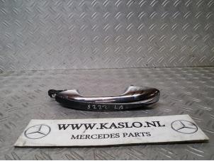 Used Handle Mercedes S (W222/V222/X222) 3.0 S-350 BlueTec, S-350 d 24V Price on request offered by kaslo auto parts
