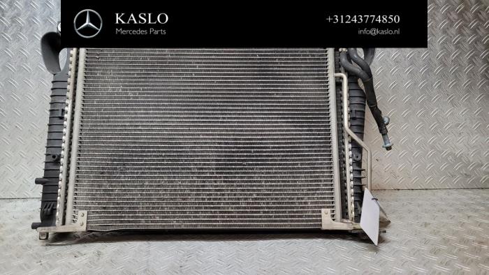 Usagé Radiateur Mercedes SL (R230) 3.7 SL-350 V6 18V Prix sur demande proposé par kaslo auto parts