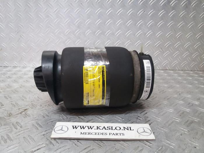 Air spring from a Mercedes-Benz R (W251) 5.0 500 V8 32V 4-Matic 2006