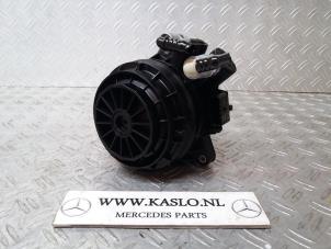 Used Fuel filter housing Mercedes B (W247) 2.0 B-200d Price € 70,00 Margin scheme offered by kaslo auto parts