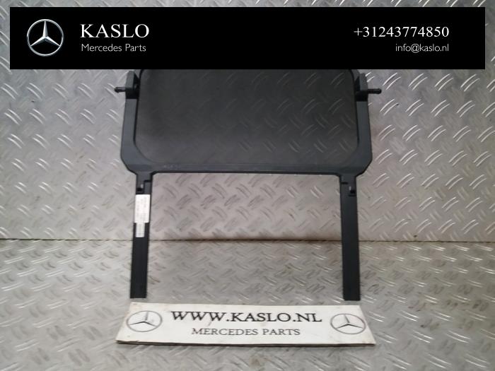 Windshields with part number A207 stock