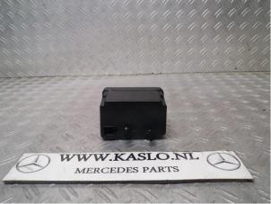 Used Electric central locking vacuum pump Mercedes E (C207) E-220 CDI 16V BlueEfficiency Price € 75,00 Margin scheme offered by kaslo auto parts