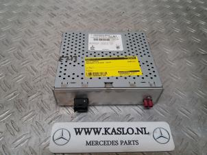 Używane Modul radiowy Mercedes E (W213) E-220d 2.0 Turbo 16V Cena € 150,00 Procedura marży oferowane przez kaslo auto parts