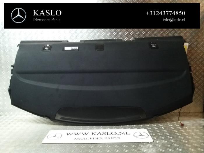 Begagnade Hatthylla Mercedes E (W213) E-220d 2.0 Turbo 16V Pris € 100,00 Marginaltabell erbjuds av kaslo auto parts