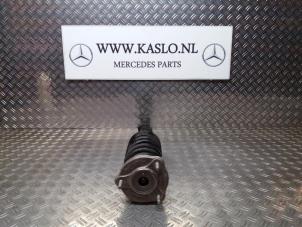 Usagé Barre amortisseur avant gauche Mercedes E (W213) E-220d 2.0 Turbo 16V Prix sur demande proposé par kaslo auto parts