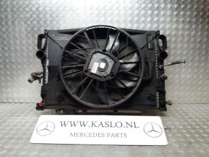 Usados Ventilador de radiador Mercedes CLS (C219) 350 3.5 V6 18V Precio € 175,00 Norma de margen ofrecido por kaslo auto parts
