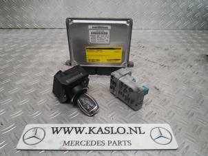 Usagé Serrure de contact + ordinateur Mercedes C (W204) 2.2 C-200 CDI 16V Prix sur demande proposé par kaslo auto parts