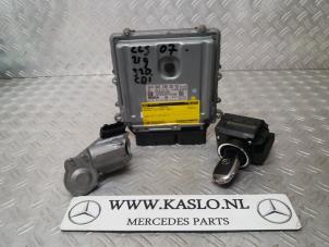 Used Ignition lock + computer Mercedes CLS (C219) 320 CDI 24V Price € 350,00 Margin scheme offered by kaslo auto parts