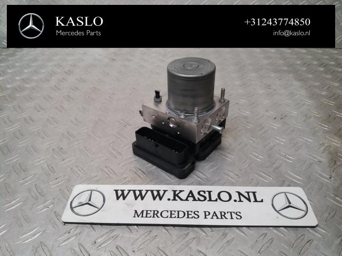 Używane Pompa ABS Mercedes CLA Shooting Brake (118.6) 1.3 CLA-200 Turbo 16V Cena € 150,00 Procedura marży oferowane przez kaslo auto parts