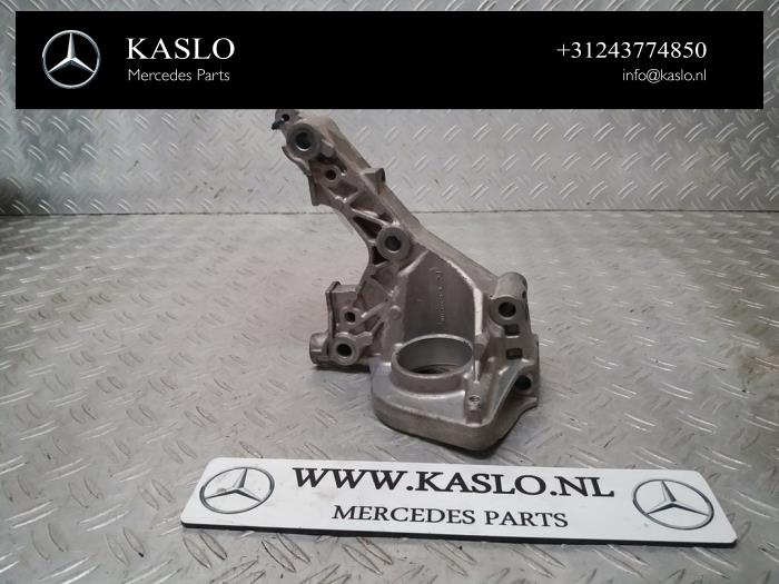 Used Engine mount Mercedes CLA Shooting Brake (118.6) 1.3 CLA-200 Turbo 16V Price on request offered by kaslo auto parts